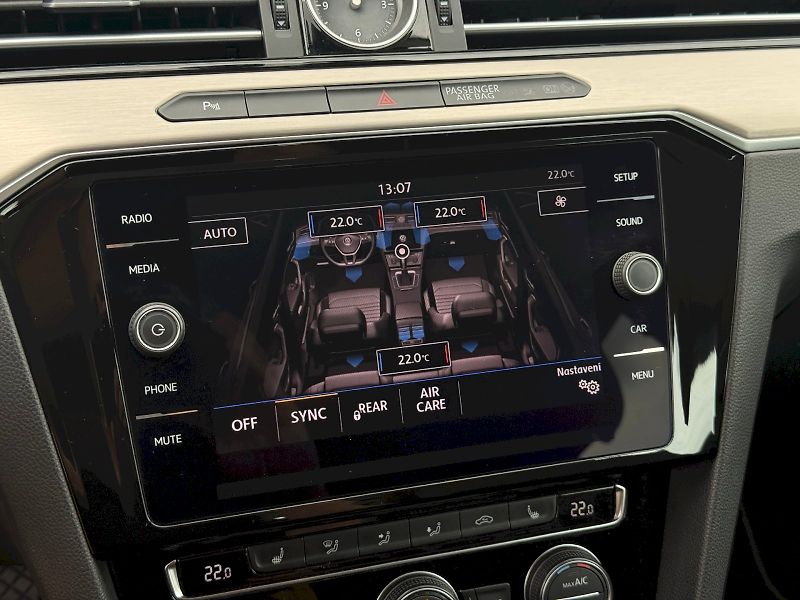Volkswagen Passat (2018) Variant 2.0 TDI 110 kW - fotka 18 z 24