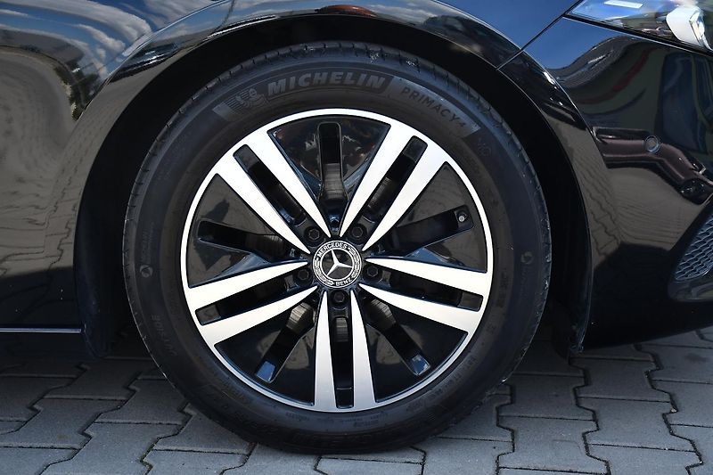 Mercedes-Benz Třídy A A180 NTOP ČR 1M - fotka 49 z 54