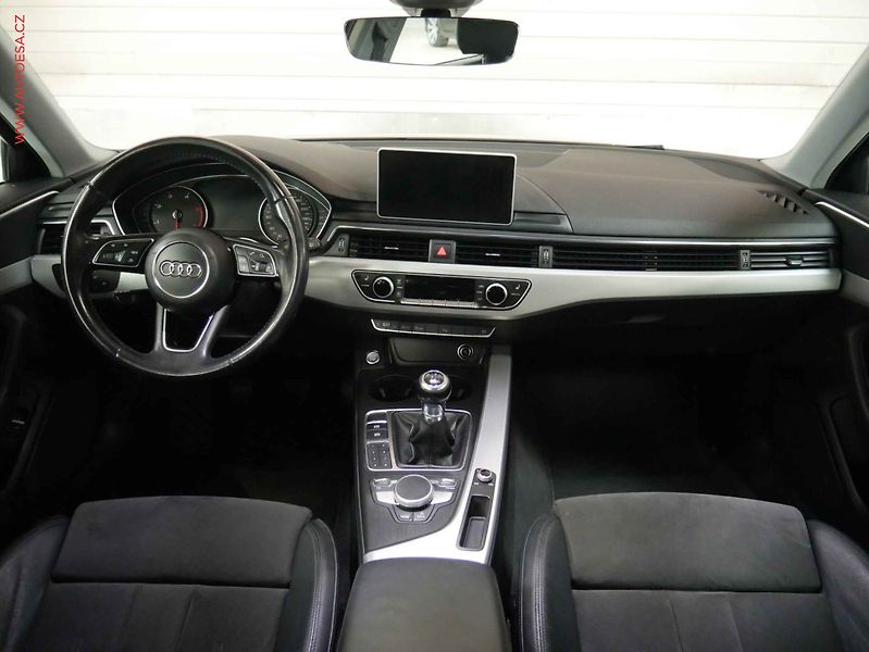 Audi A4 (2017) 2.0 TDI, 2.maj, AC, temp - fotka 8 z 23