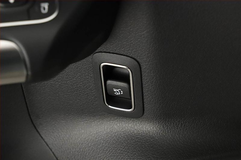 Mercedes-Benz GLA (2025) 200 d, AMG LINE, KEYLESS - fotka 14 z 19