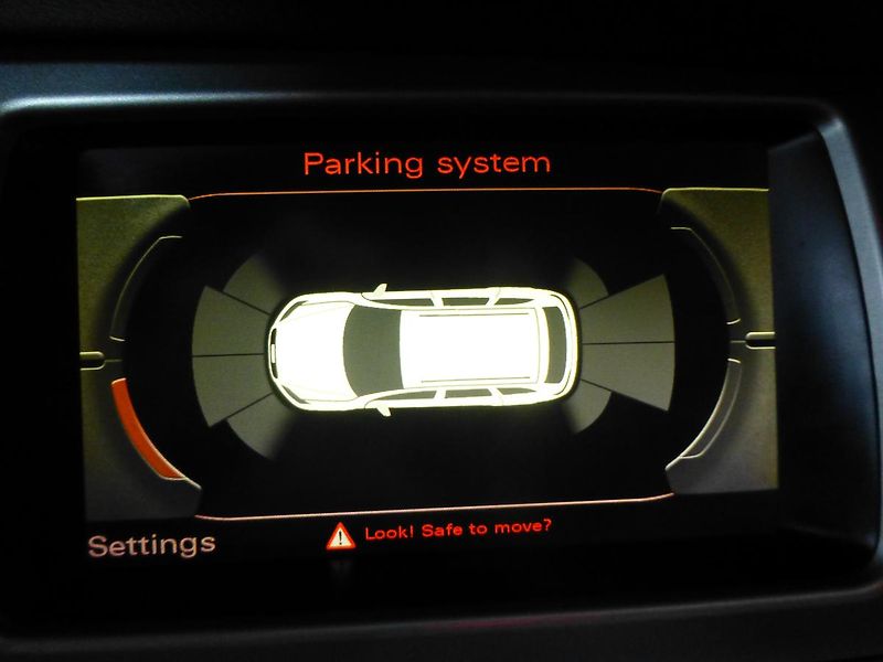 Audi Q7 (2010) 3,0TDI*XENONY**NAVI**VZDUCH** - fotka 13 z 28