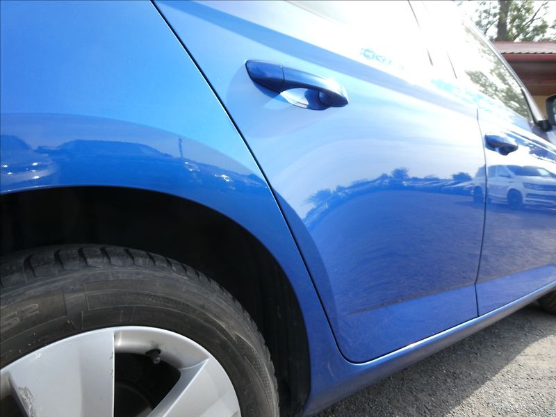 Škoda Fabia 1,0 TSi 81kW STYLE,ČR,navigace - fotka 12 z 39
