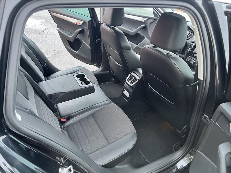 Škoda Octavia 2.0TDI 110KW,4x4,KůŽE,NAVI,XEN - fotka 18 z 45