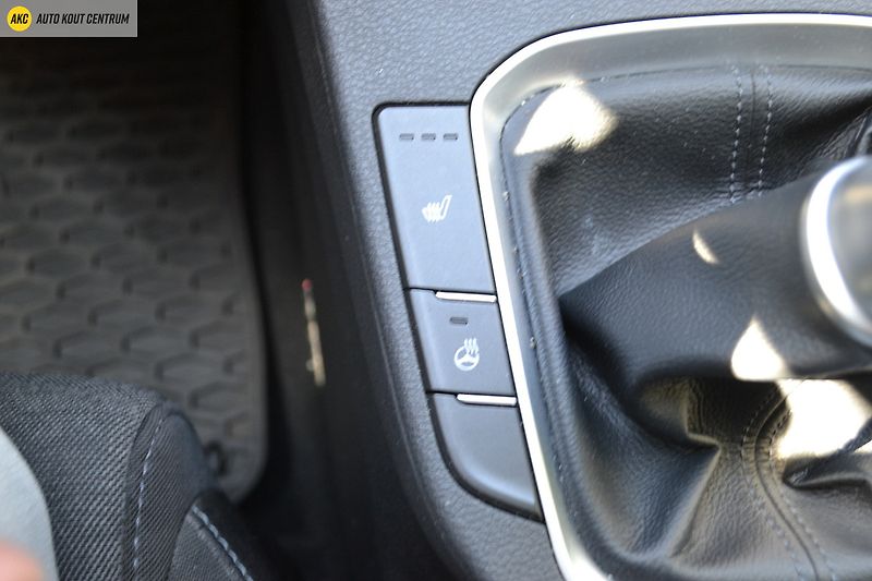 Hyundai i30 1.0T-GDI SMART ALU16 - fotka 23 z 49