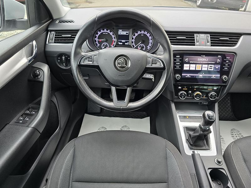 Škoda Octavia STYLE LED DIGIKLIMA-DPH - fotka 8 z 37