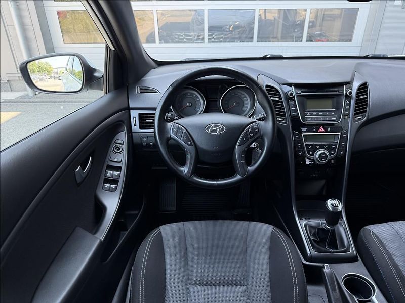 Hyundai i30 1,6 GDI  WG Weekend Design - fotka 15 z 28