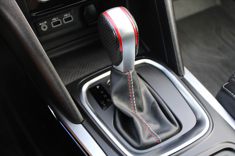 Renault Mégane 1,3 TCe  NOVÉ V ČR,A/T,RS-LINE - fotka 22 z 37