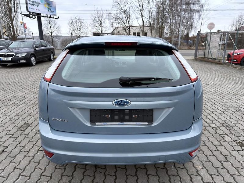 Ford Focus 1.6i 85 kW klima - fotka 4 z 15