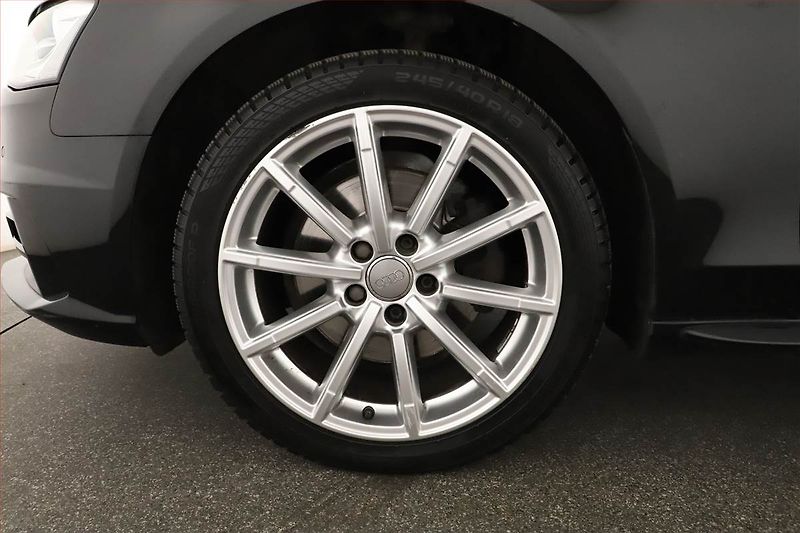 Audi A4 (2015) 2.0 TDI, Navi, Bi-Xenony - fotka 16 z 16