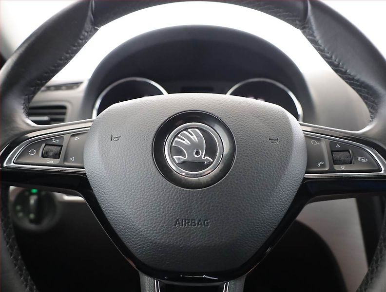 Škoda Yeti (2016) GreenLine 1.2 TSI, Serv.kniha - fotka 8 z 18