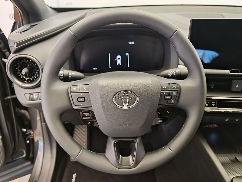 Toyota C-HR 2,0 Plug-in Hybrid Style - fotka 27 z 38