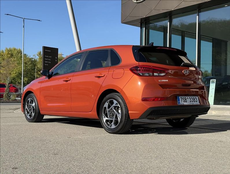 Hyundai i30 1,5 i  HB FL Family Climate - fotka 2 z 25