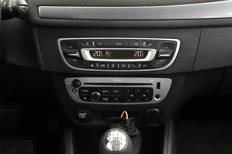 Renault Mégane (2014) Limited 1.2 TCe, ČR,1.maj - fotka 11 z 14