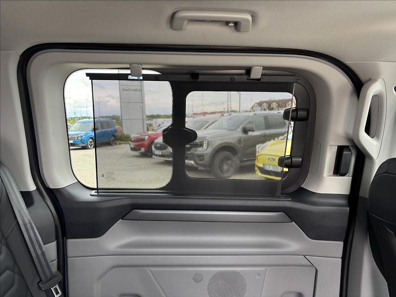 Ford Tourneo Custom 2,0 EcoBlue Titanium 125kW L1 - fotka 18 z 44