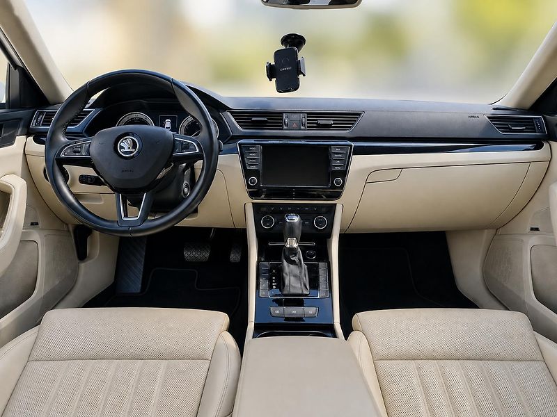 Škoda Superb (2015) - fotka 6 z 11