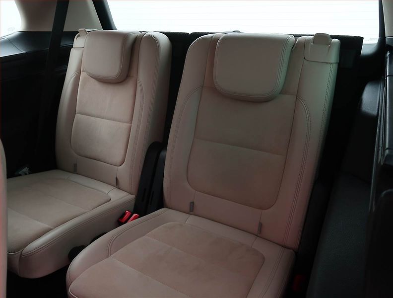 Volkswagen Sharan (2012) Highline 2.0 TDI BMT, Automat - fotka 23 z 25