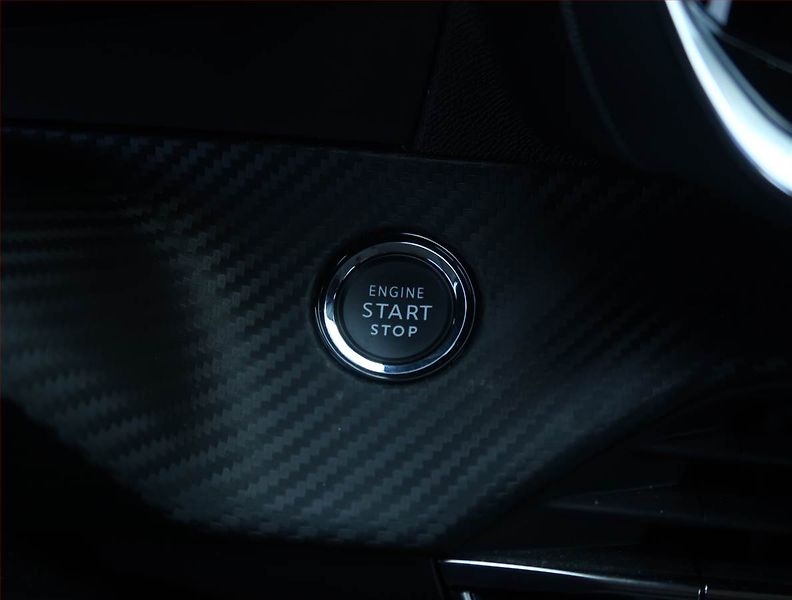 Peugeot 2008 (2020) 1.2 PureTech, Kůže, Tempomat - fotka 17 z 21