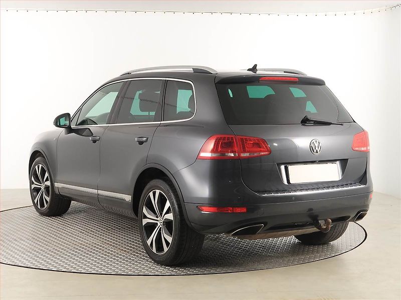 Volkswagen Touareg (2012) R-Line 3.0 TDI, 4X4, Automat - fotka 4 z 19