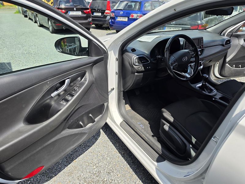 Hyundai i30 1.4i  - fotka 11 z 20