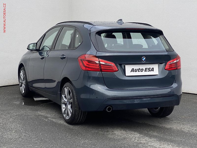 BMW Řada 2 (2015) 2.0 D 218 d, Sport, AT, navi - fotka 6 z 19
