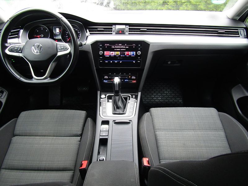 Volkswagen Passat (2021) 2.0 TDI 110kW DSG ACC - fotka 15 z 46