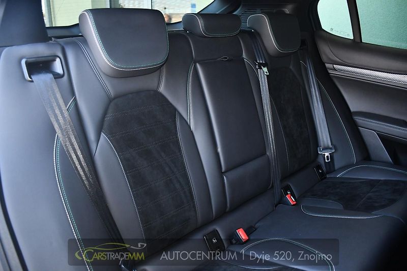 Alfa Romeo Stelvio 2.9 V6 Bi-T 520PS QUADRIFOGLIO - fotka 19 z 56