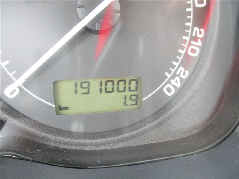 Škoda Octavia 1,6 MPI, digi klima, 1.maj, - fotka 18 z 29