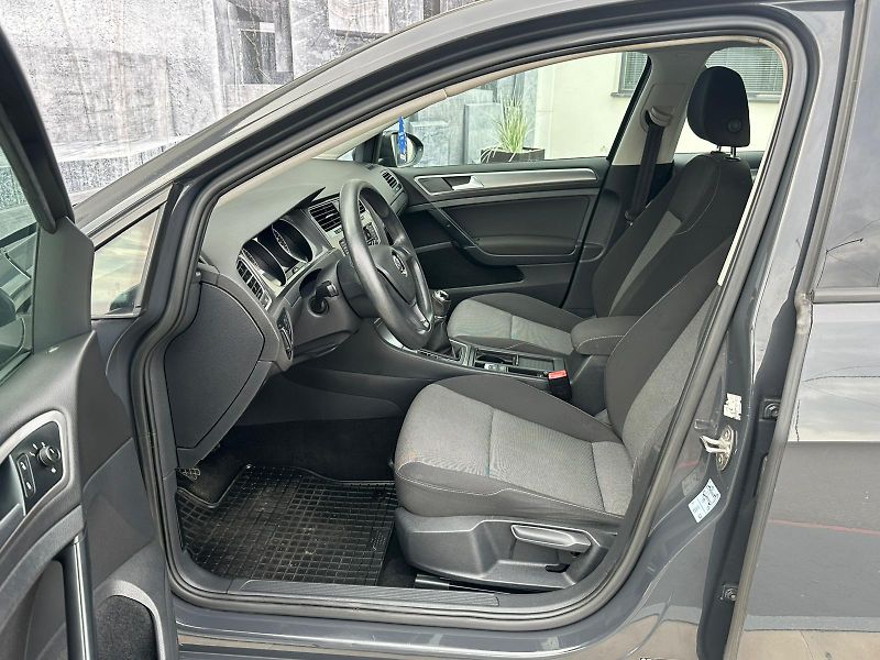 Volkswagen Golf (2014) 1.6TDi, 77KW - fotka 20 z 20