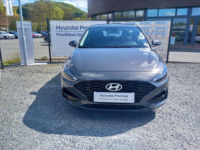 Hyundai i30 1,5 l COMFORT 16 - fotka 2 z 20