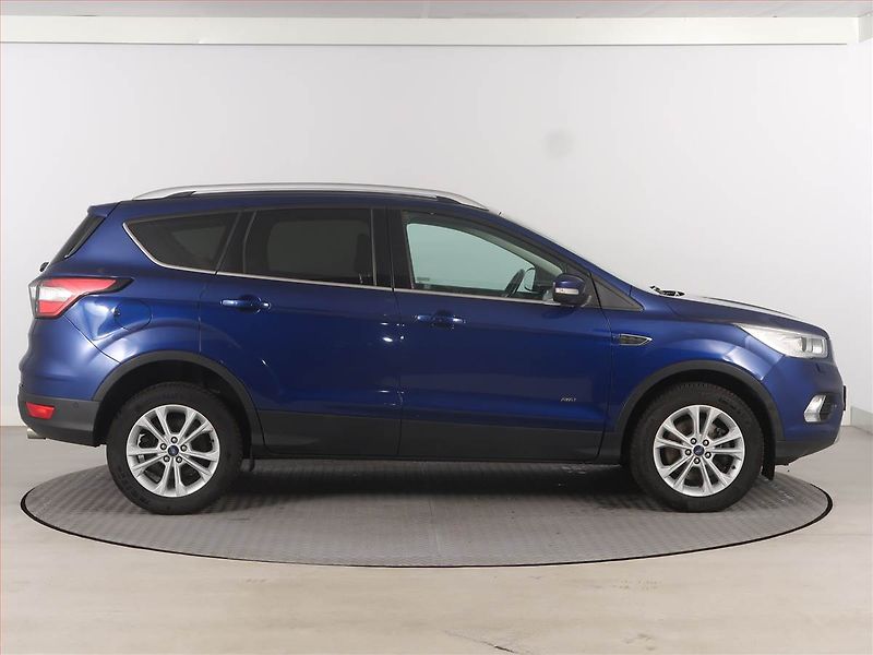 Ford Kuga (2017) Business 2.0 TDCi, 4X4 - fotka 6 z 17