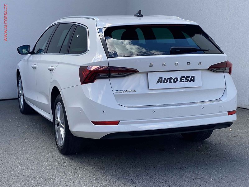 Škoda Octavia (2022) 2.0 TDi, ČR, Style, LED, navi - fotka 6 z 20