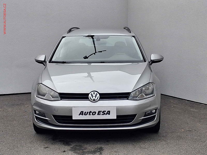 Volkswagen Golf (2014) 2.0 TDi, 1.maj, Comfortline - fotka 2 z 16