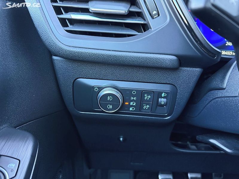 Ford Kuga 2,0 EcoBlue ST Line - fotka 20 z 29