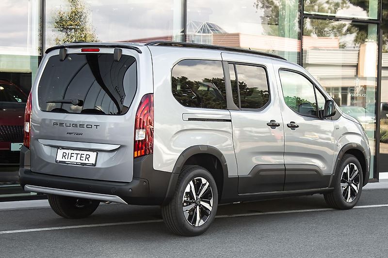 Peugeot Rifter (2026) 1,5 LONG GT 7 míst 130k EAT8 - fotka 5 z 24