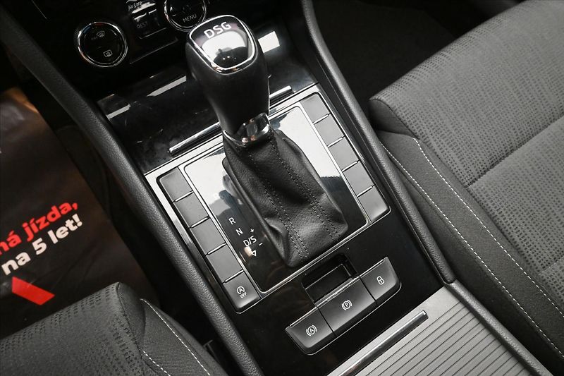 Škoda Superb 2,0 TDI 110 kW DSG Ambition Zá - fotka 21 z 29