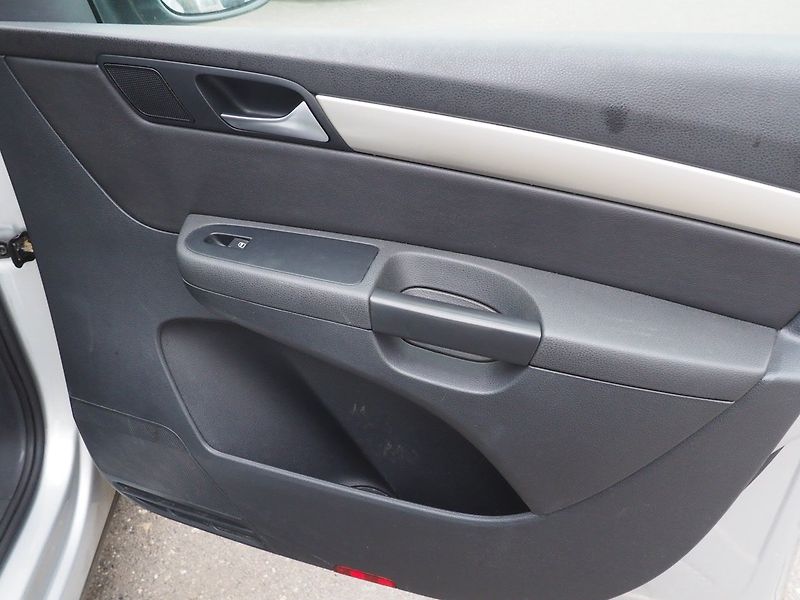 Seat Alhambra (2013) 2.0TDI, 130 kW,  7 Míst, Tažné - fotka 19 z 42