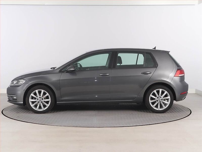 Volkswagen Golf (2017) 1.0 TSI, Serv.kniha, Tempomat - fotka 3 z 18