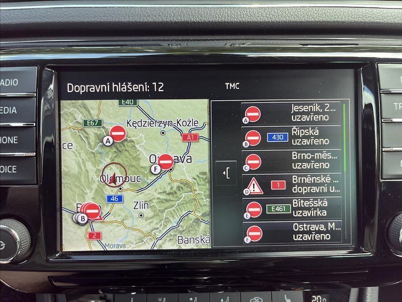 Škoda Superb 2,0 TDi DSG  NAVI BIXEN ACC AL - fotka 22 z 50