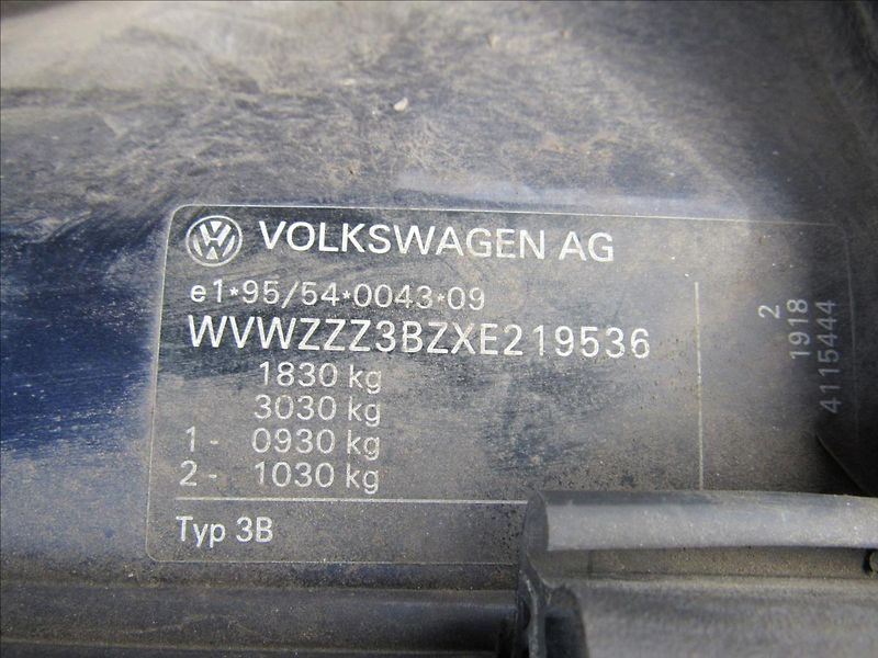 Volkswagen Passat 1,6 i 74kW Combi - fotka 24 z 24