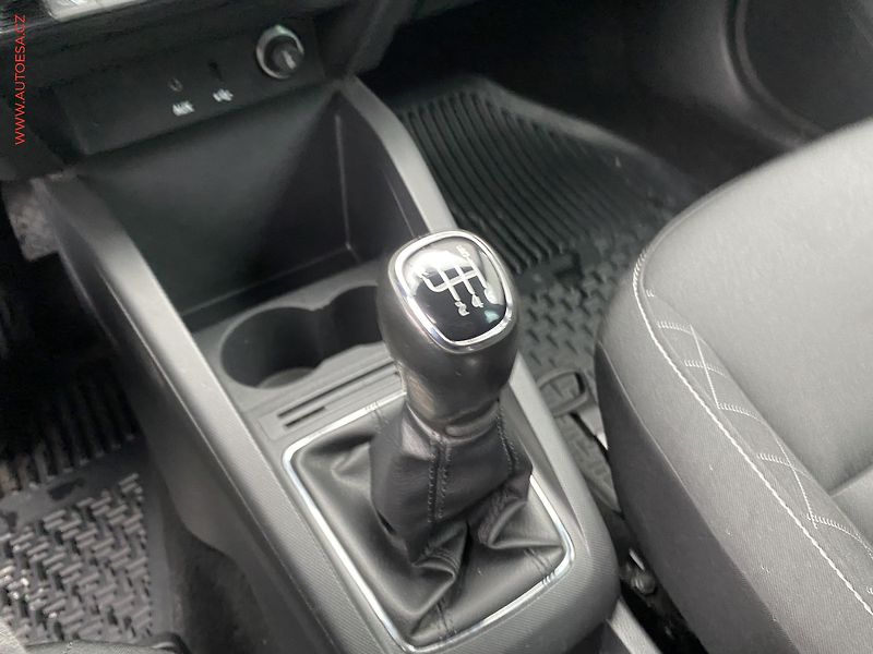 Škoda Fabia (2017) 1.0 TSi, ČR, Style - fotka 16 z 17