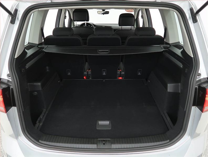 Volkswagen Touran (2022) Comfortline 2.0 TDI - fotka 14 z 20