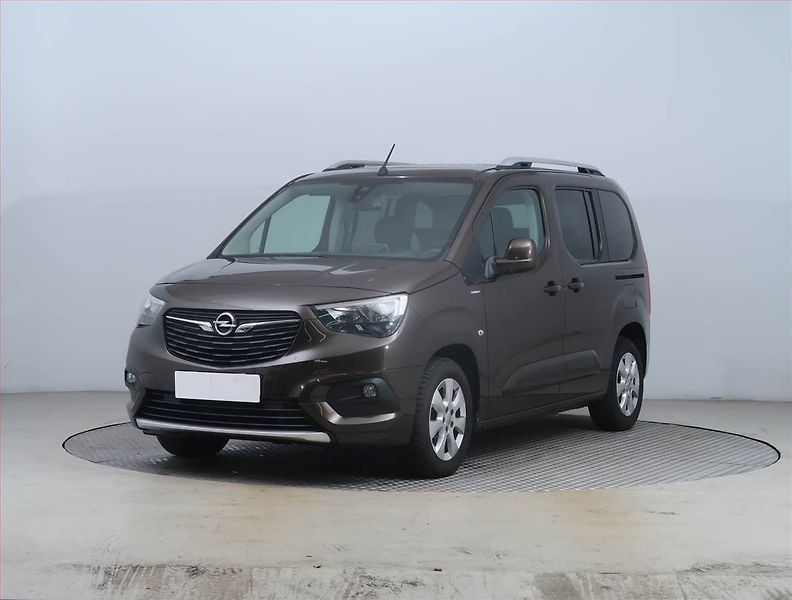 Opel Combo (2019) 1.2 Turbo, 5Míst, ČR - fotka 2 z 15