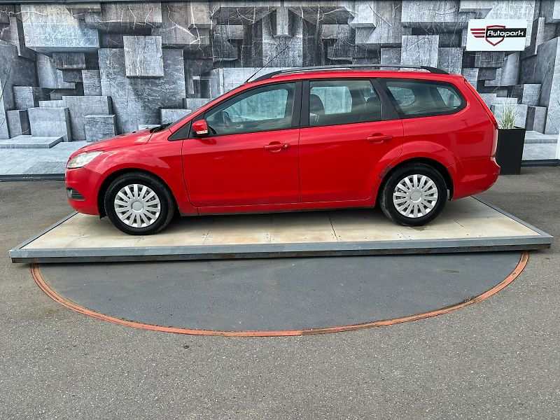 Ford Focus (2010) 1.6TDCi, 66KW, VYHŘ. SEDADLA - fotka 4 z 22
