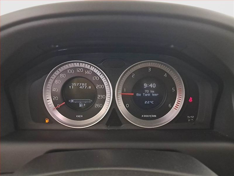 Volvo XC60 (2011) Momentum D4, Navi, Xenony - fotka 11 z 21