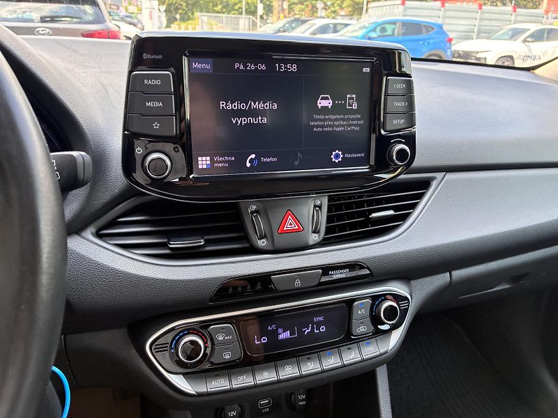 Hyundai i30 1.0T-GDi88kW DIGI KLIMA TAŽNÉ  - fotka 18 z 25