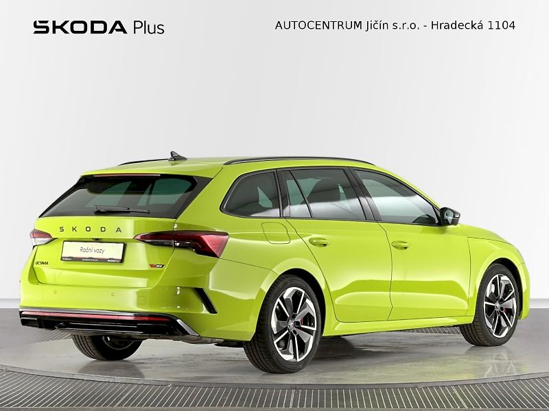 Škoda Octavia (2025) Combi DSG 2.0TSI 195kW RS - fotka 2 z 36