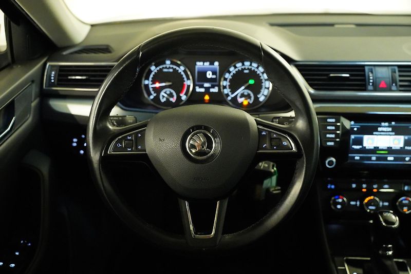 Škoda Superb - fotka 18 z 36