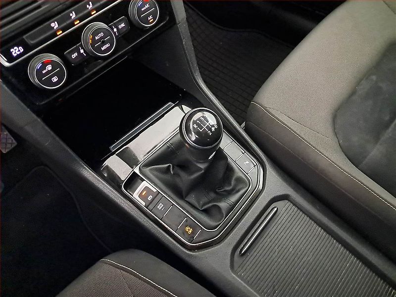 Volkswagen Golf Sportsvan (2014) 1.4 TSI, ČR,1.maj, Bi-Xenony - fotka 13 z 19