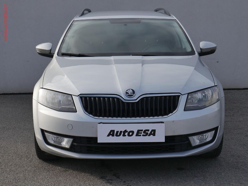 Škoda Octavia (2013) 1.6 TDi, ČR, AC, výhřev sed - fotka 2 z 18
