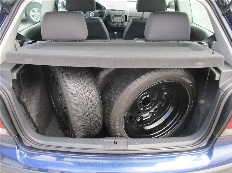 Volkswagen Polo 1,2 i,servisní kniha,ABS, - fotka 8 z 18